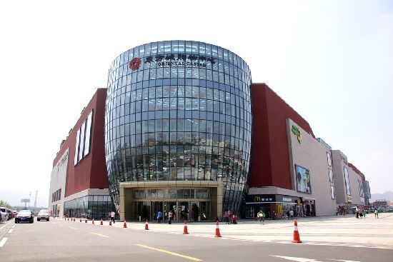 鑫江东方城商场玻璃幕墙清洗